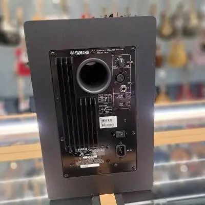 Yamaha - HS8 2